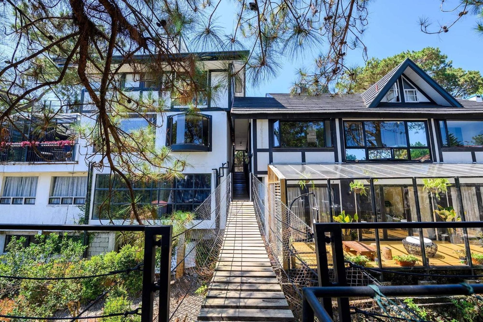 Tudor In The Pines Villa Baguio City Exterior foto