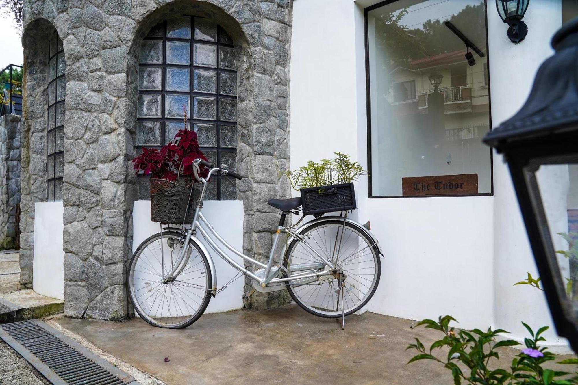 Tudor In The Pines Villa Baguio City Exterior foto